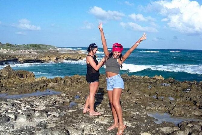 Amazing Cozumel Island Bar Tour - Local Cantina Snacks at Restaurant Bar El Pez Leon