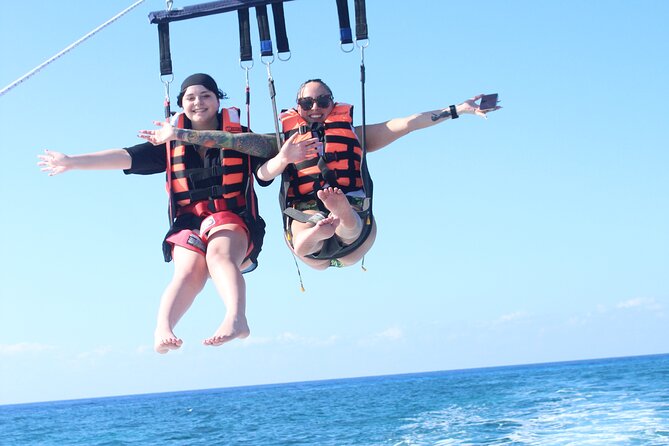 Best Parasailing Cozumel + Locker - Boat Safety Setup: Harnesses, Instructions, and What Happens Before Takeoff
