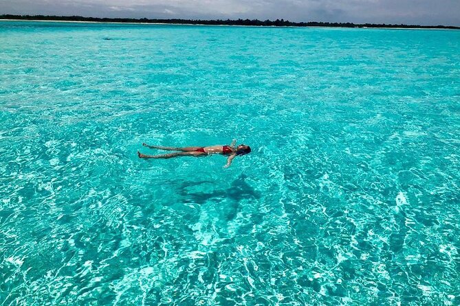 Cozumel 4 Hour Boat Sky Tour - Stop 4: El Cielito sandbank, where the water reaches your waist