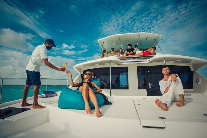 Cozumel All Inclusive: Coast & Relax 4h on 51' Leopard - Who This Yacht Charter Fits Best