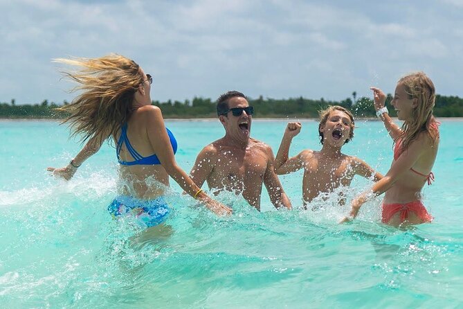 Cozumel Catamaran Tour: Snorkel at Top Reefs & Open Bar - Group size and timing: the part you should double-check