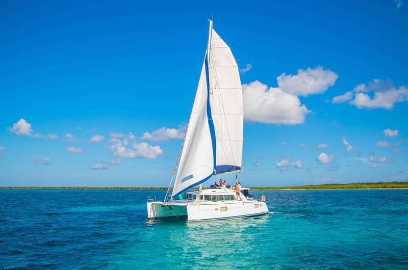 Cozumel: Catamaran Tour To Isla de la Pasión - Getting to the marina, and finding Moonshine or Sunshine