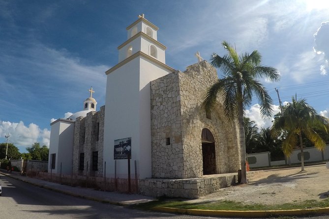Cozumel History Walking Tour - Downtown plaza time: the flag monument, clock tower, and first City Hall