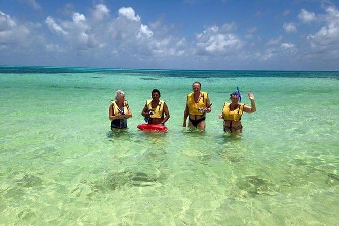 Cozumel Jeep and Snorkel Adventure with Lunch at Punta Sur Park - Beach resort lunch that actually tastes like Mexico