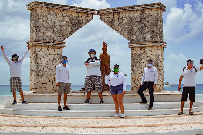 Cozumel Private Jeep Tour with Snorkeling Experience and Lunch - El Mirador Lookout and Artisanal Huts: Views Plus a Chance to Shop Local