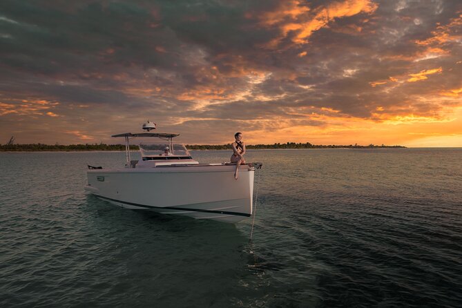 Deluxe Private Boats - 36 ft Fjord - Why this 36 ft Fjord charter works so well in Cozumel