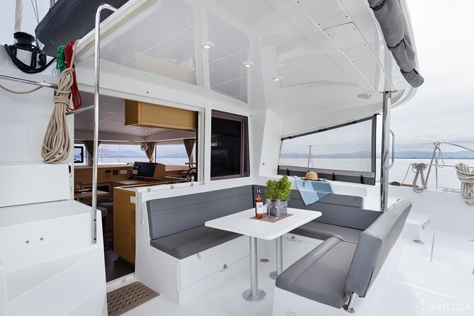 Deluxe Private Boats - 40 ft Catamaran - San Miguel de Cozumel Sailing Time and Customizing the Day