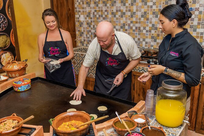 Flavorful Taco Adventure Workshop - Three Taco Rounds: Dorados, Cochinita Pibil, and Tacos de Guisado