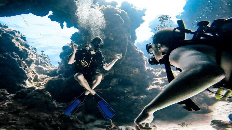 From Cozumel: Double Tank Scuba Diving for Certified Divers - The speedboat ride, the real purpose of “20 minutes”