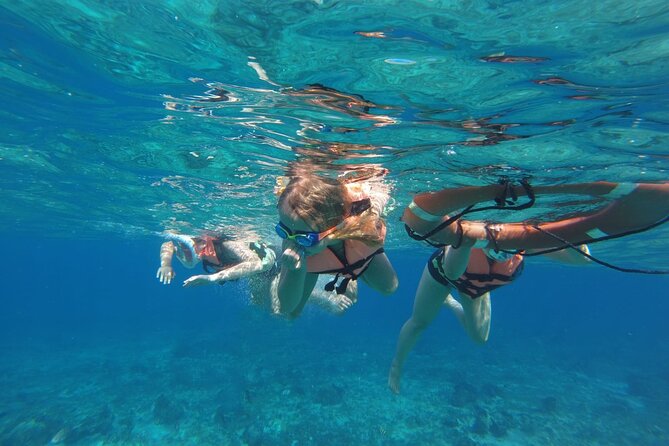 Get to know heaven on earth with Chivis del mar private - El Cielo starfish sandbank: slow steps, photo angles, and calm water energy
