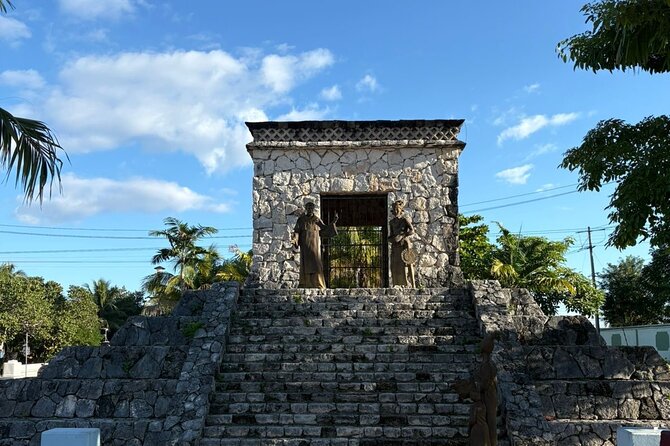 History walking - Foodie Cozumel tour - Three Cultures Square: What You’ll Actually Do There