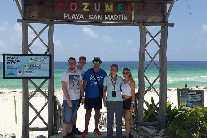 Private Jeep Tour in Cozumel - San Miguel de Cozumel: church area, clock tower, and shopping time