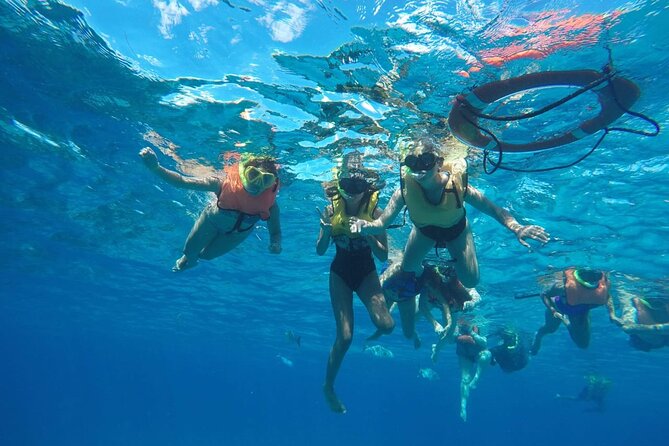 Private Sky Snorkeling Tour - Snacks, drinks, and the good kind of boat-buddy vibe