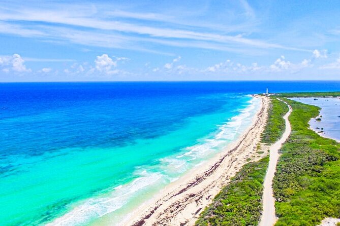 Tour to Cozumel Eco Nature Escape and Otoch Mayan Experience - Punta Sur eco beach park: Laguna Colombia and the Celarain Lighthouse