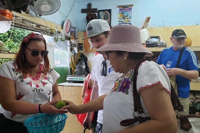Traditional Family Kitchen in Cozumel - Cooking in a family kitchen with a small group