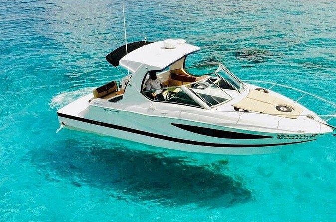 Yacht with visit to heaven cie service snorkell included - Who runs the show, and why expert guidance matters
